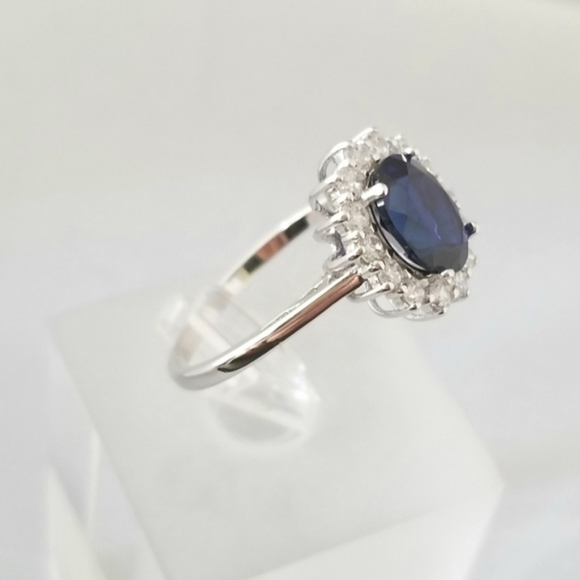 That Sapphire Ring - Picture 5 of 8